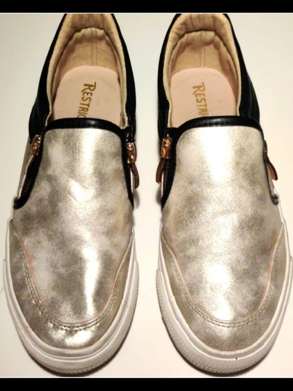 RESTRICTED Women's 6 Gold & Black Details Loafer Style Flats